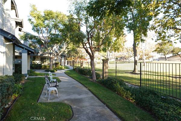 Huntington Beach, CA 92648,18272 Parkview LN #206