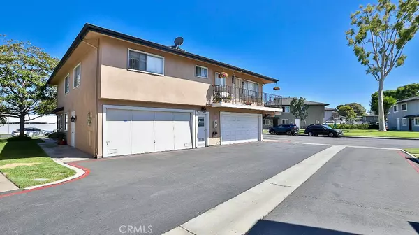 Huntington Beach, CA 92647,16631 Viewpoint LN #9A