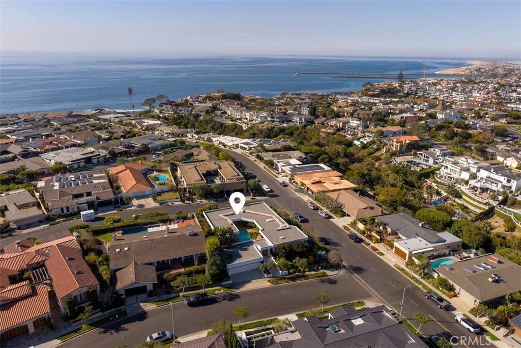 Corona Del Mar, CA 92625,4501 Roxbury RD