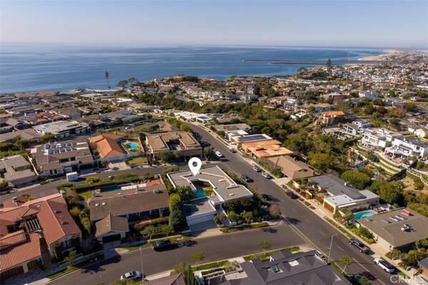 Corona Del Mar, CA 92625,4501 Roxbury RD