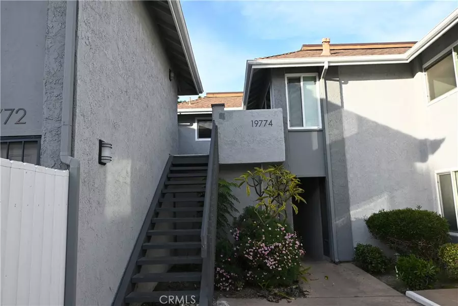 19774 Bromley LN, Huntington Beach, CA 92646