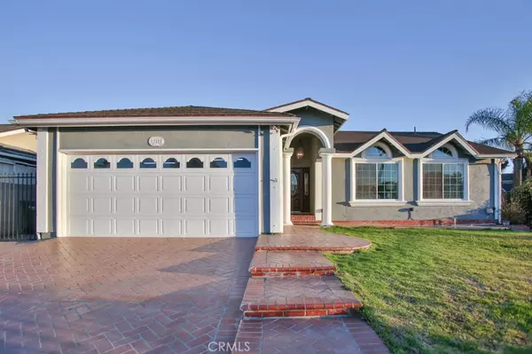 17252 Apel LN, Huntington Beach, CA 92649