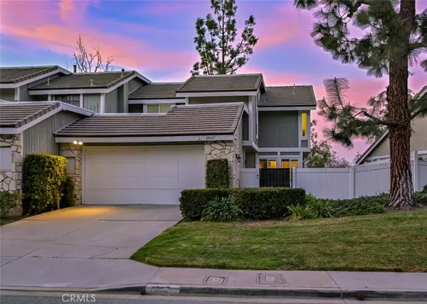 5867 E MOUNTAIN LOOP TRL #11, Anaheim Hills, CA 92807