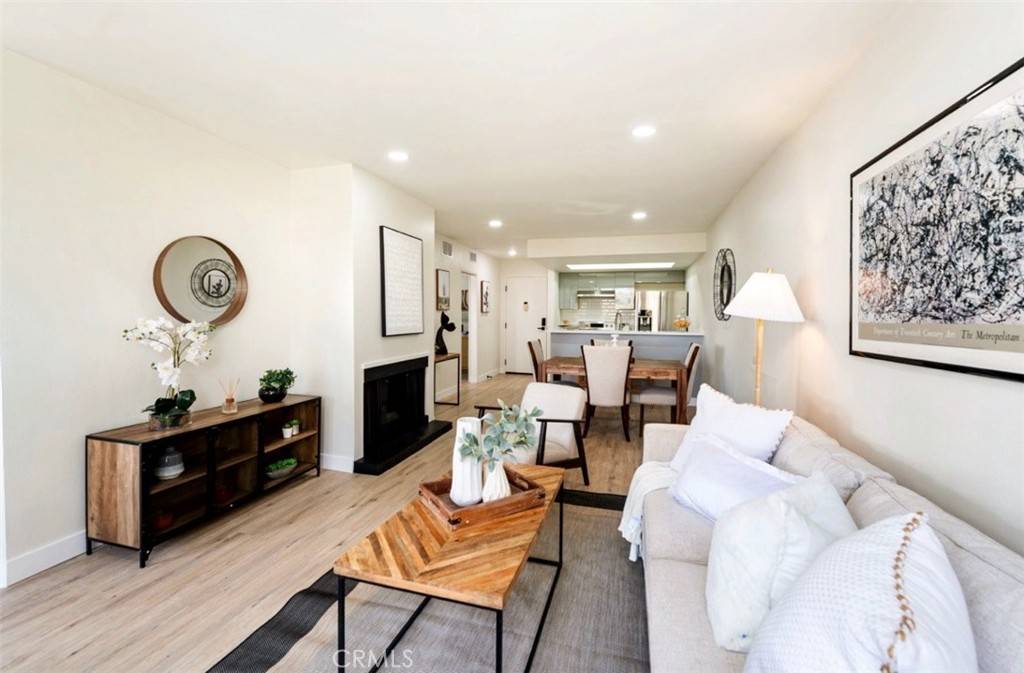 Los Angeles, CA 90046,1745 Camino Palmero ST #537