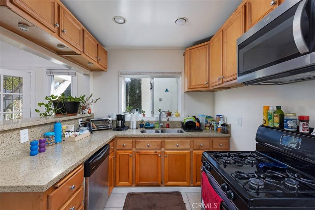 Long Beach, CA 90806,216 W 23rd ST