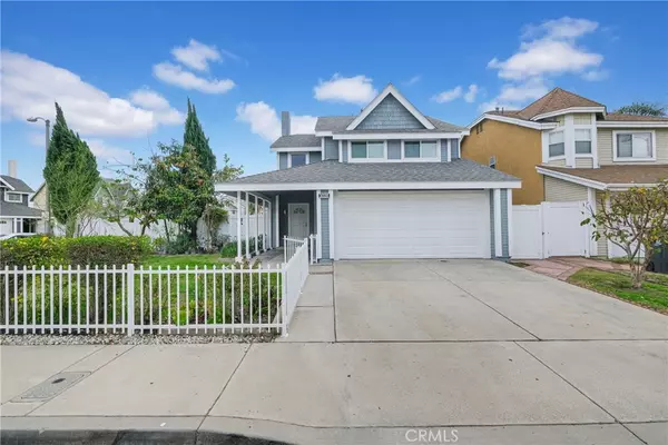 3028 Mary Cmn, Santa Ana, CA 92703