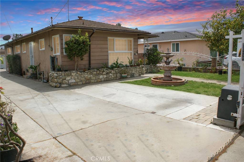 Inglewood, CA 90303,3724 W 105th ST