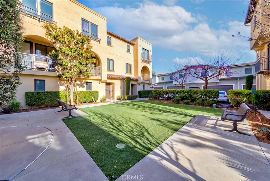 Anaheim, CA 92805,809 S Anaheim BLVD #102