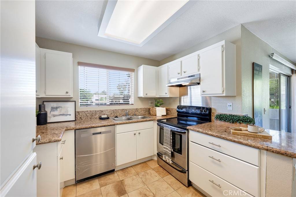 Corona, CA 92882,2500 San Gabriel WAY #101