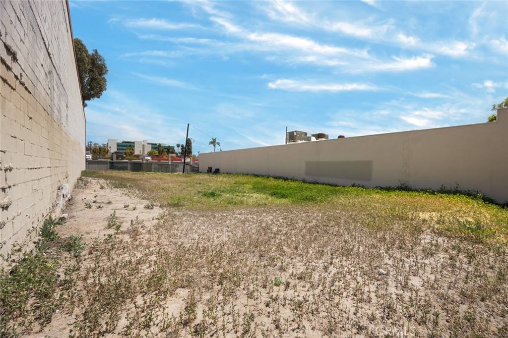 Whittier, CA 90602,7232 Greenleaf AVE