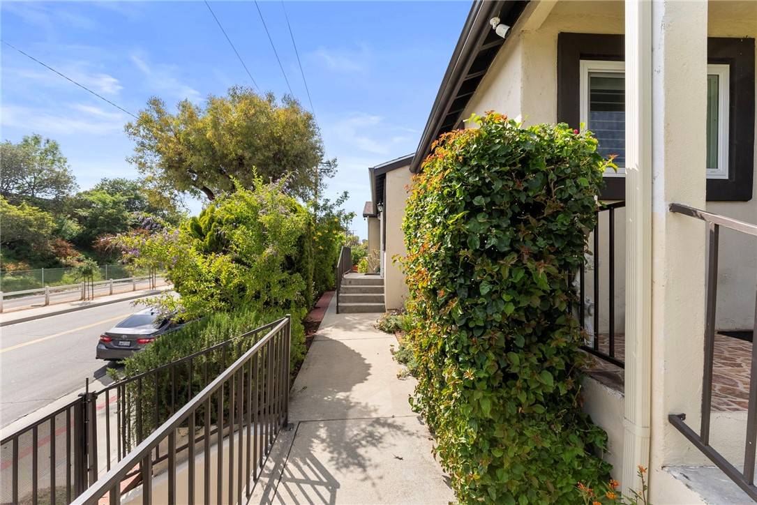 Lynwood, CA 90262,11719 Vieta AVE