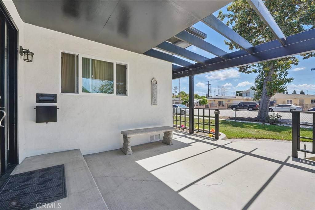 Long Beach, CA 90805,651 E 70th ST