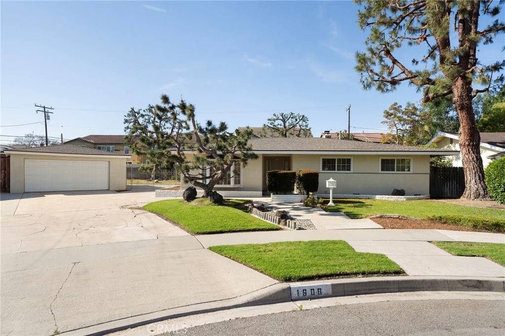 1608 W Buena Vista AVE, Anaheim, CA 92802