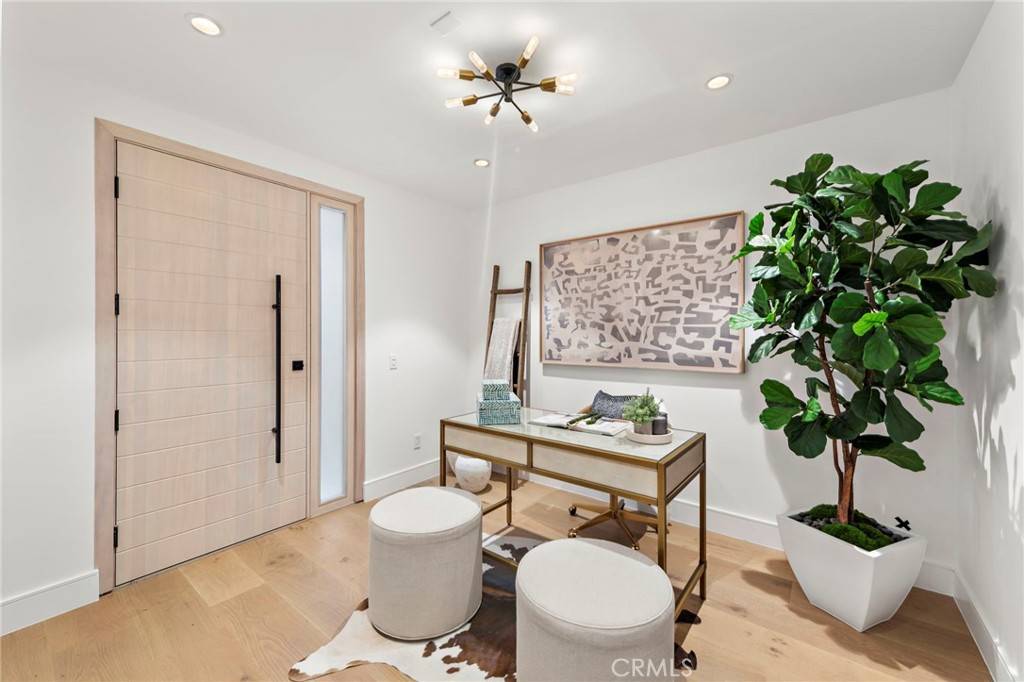 Newport Beach, CA 92660,20462 Santa Ana Ave #G
