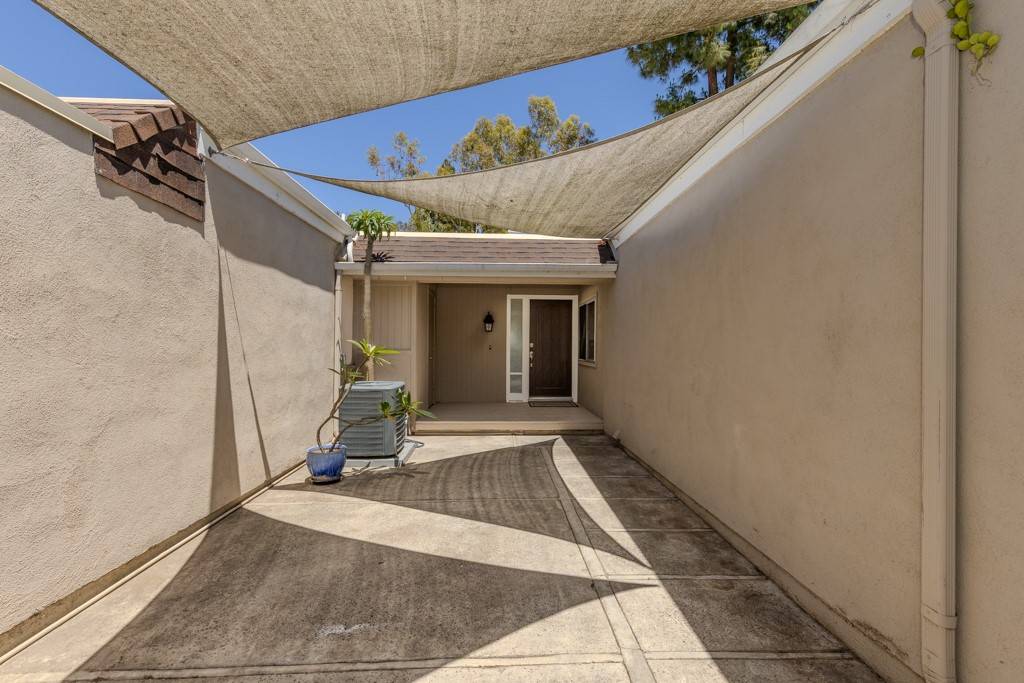 Laguna Hills, CA 92653,23342 Caminito Juanico #304