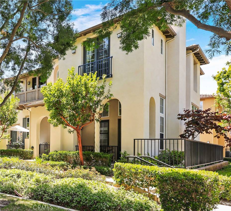 36 Chula Vista #109, Irvine, CA 92602