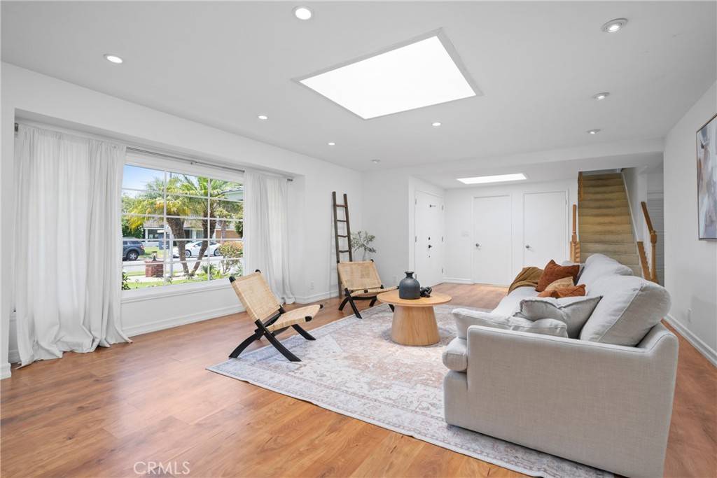 Costa Mesa, CA 92626,2704 Albatross DR