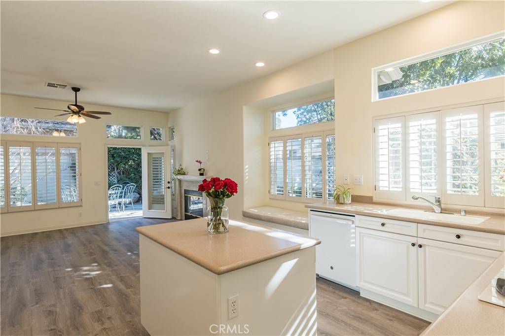 Irvine, CA 92620,25 Oakhurst RD