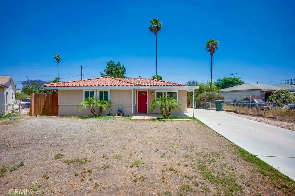 8365 Greenpoint AVE, Riverside, CA 92503