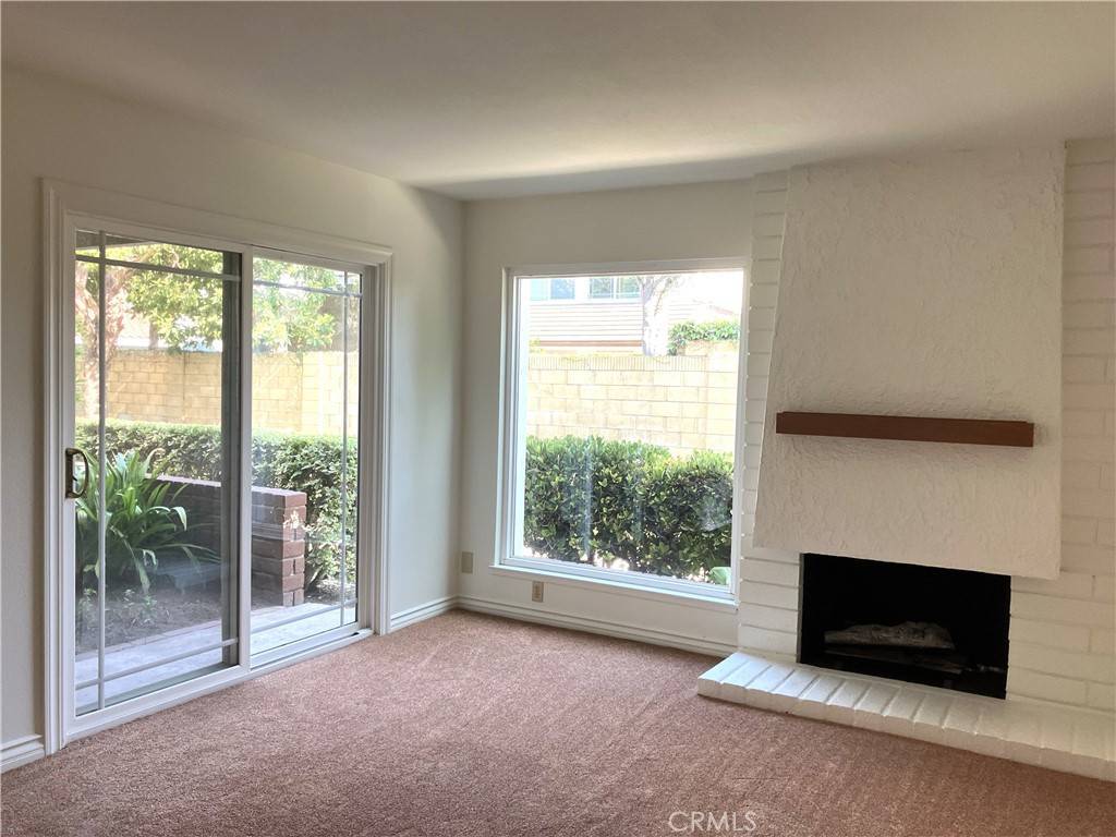 Westminster, CA 92683,5042 Hampton CT