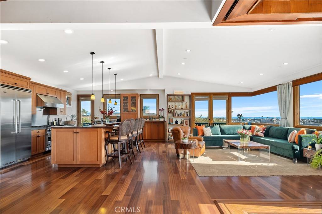 Manhattan Beach, CA 90266,624 6th ST