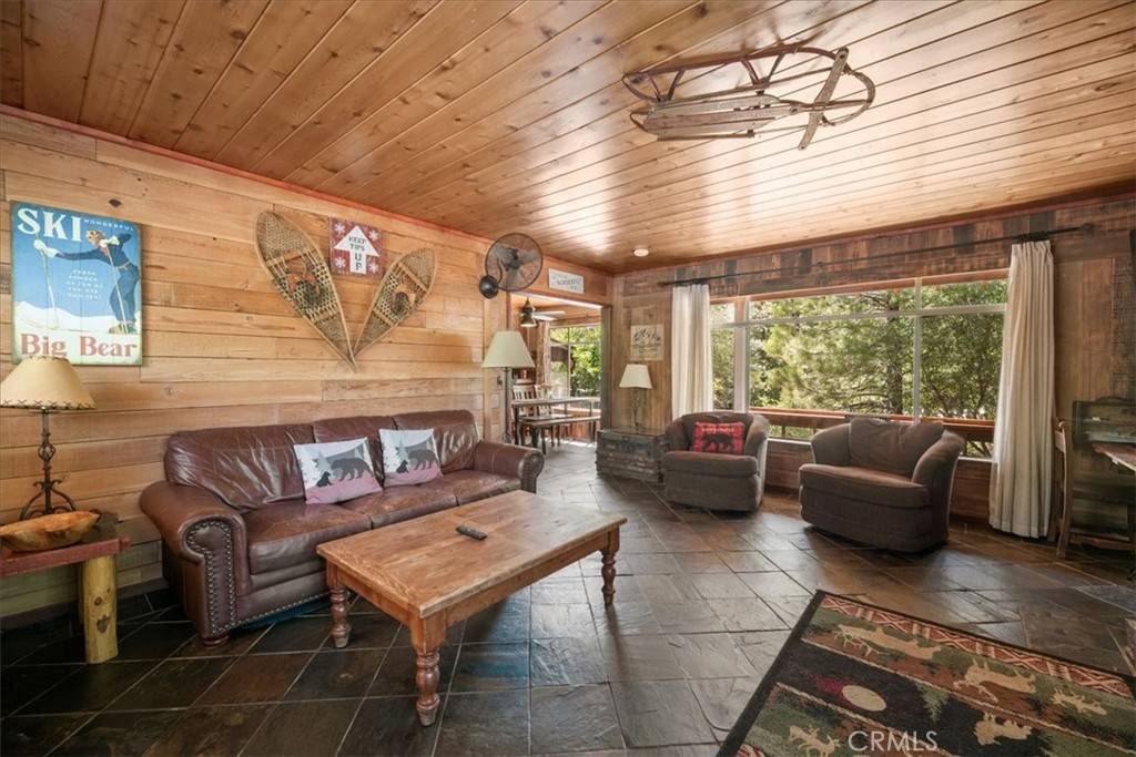 Big Bear Lake, CA 92315,39989 Hillcrest DR