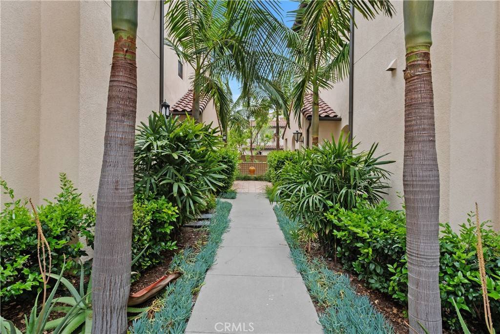 Irvine, CA 92618,717 Spring Gdn