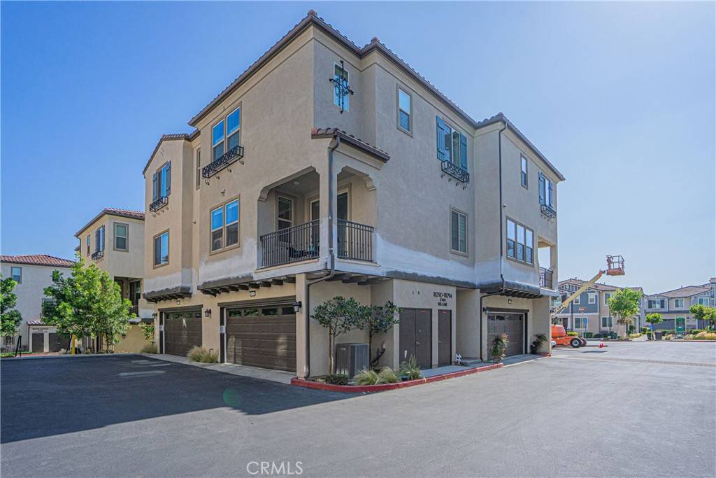 Yorba Linda, CA 92886,18292 Iris LN
