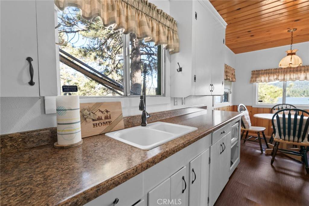 Fawnskin, CA 92333,336 Big Bear TRL