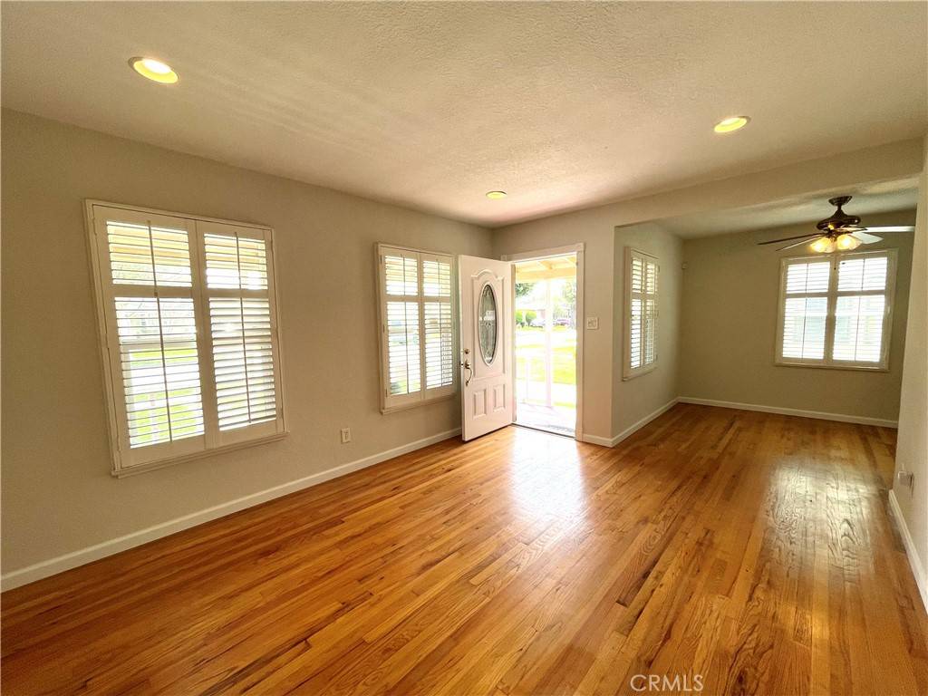 Lakewood, CA 90712,6061 Pepperwood AVE