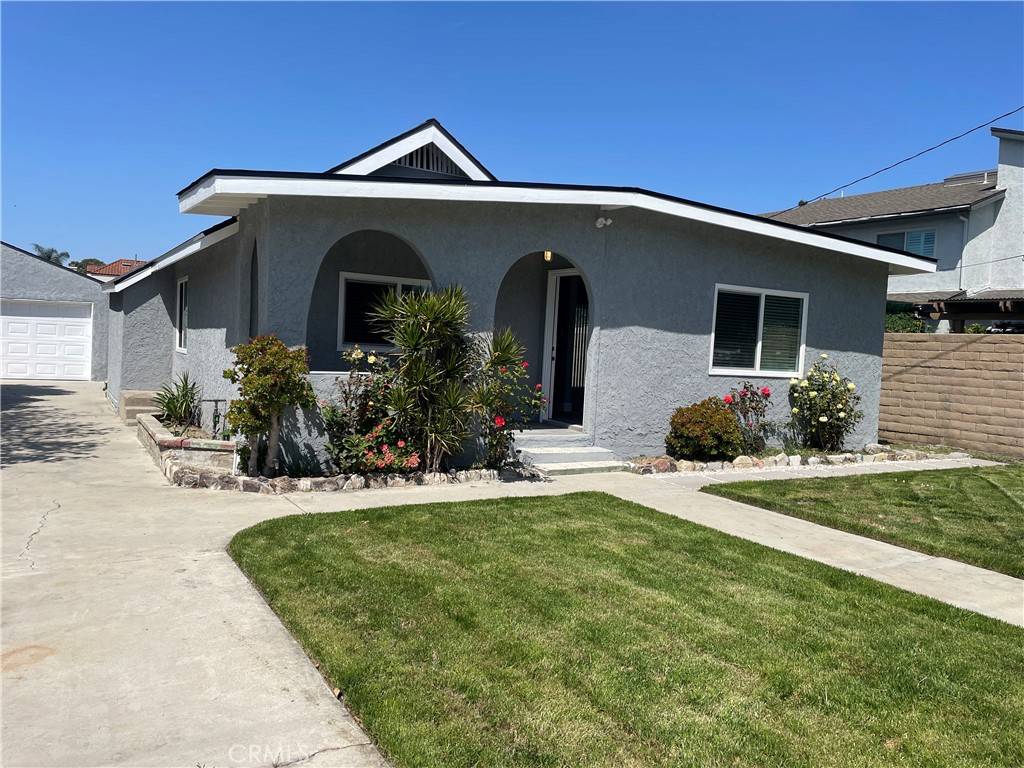 5009 W 7th ST, Santa Ana, CA 92703