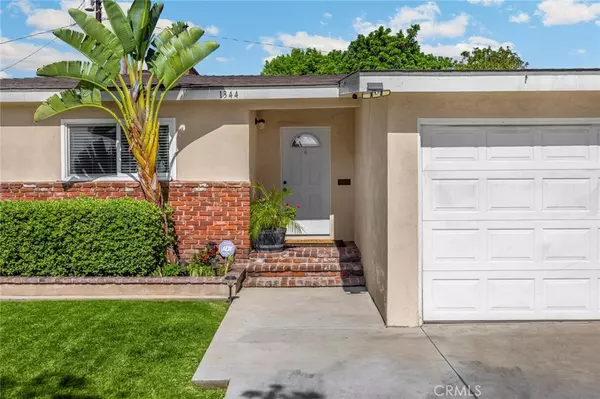 Santa Ana, CA 92704,1344 S Douglas ST