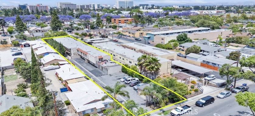 Santa Ana, CA 92703,935 W Bishop ST