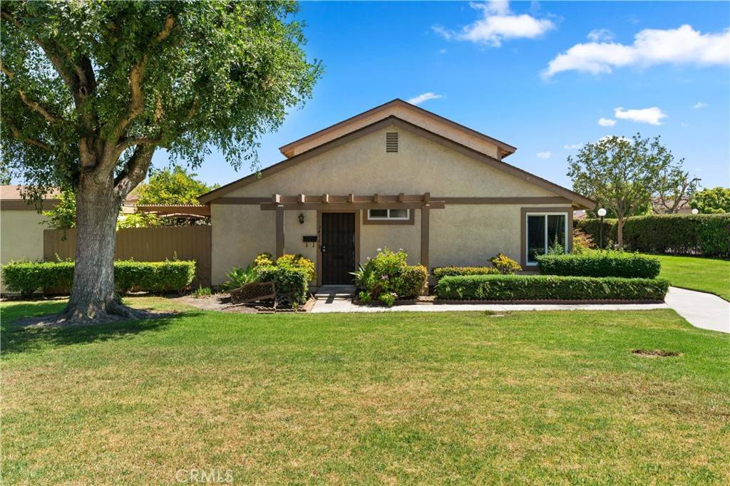 Santa Ana, CA 92707,341 Carriage DR #51-A