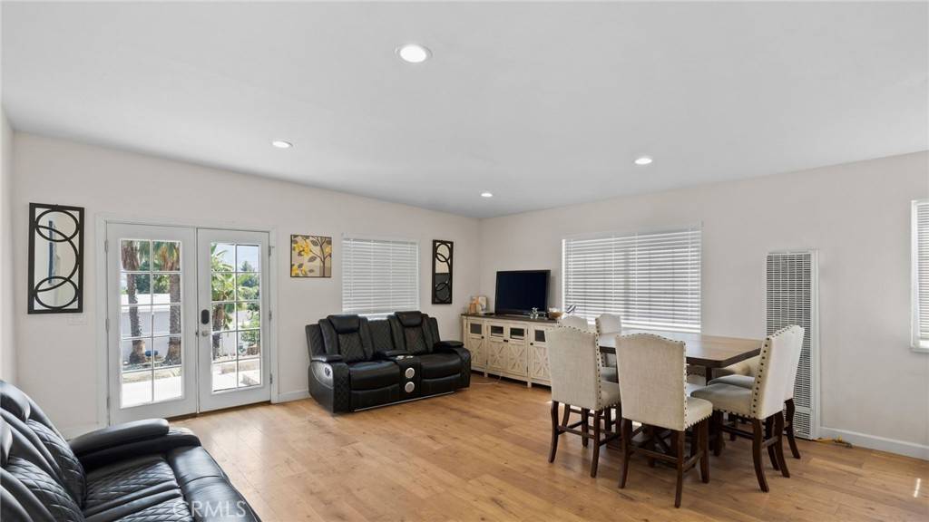 Corona, CA 92881,8035 Santa Rita ST