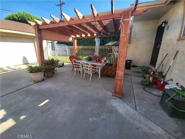 Downey, CA 90242,12724 Glenshire RD