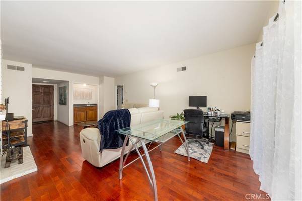 El Segundo, CA 90245,123 E Oak AVE #306