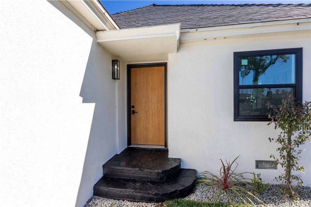 Los Angeles, CA 90008,3872 Olmsted AVE