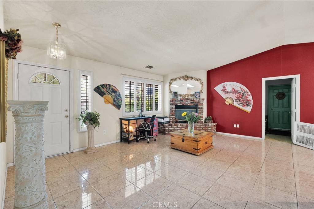 Hesperia, CA 92345,16685 Cactus ST