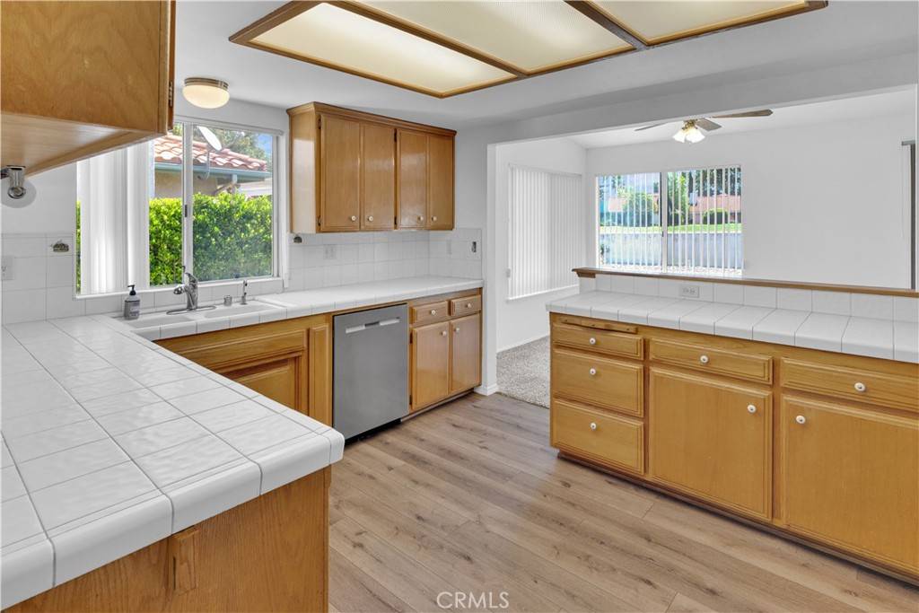 Paso Robles, CA 93446,904 Torrey Pines DR
