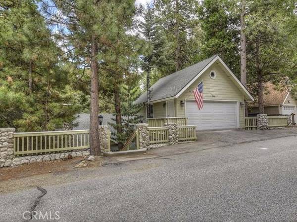 Lake Arrowhead, CA 92352,411 Annandale DR