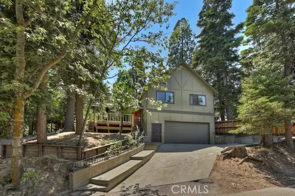 697 Cedar LN, Twin Peaks, CA 92391