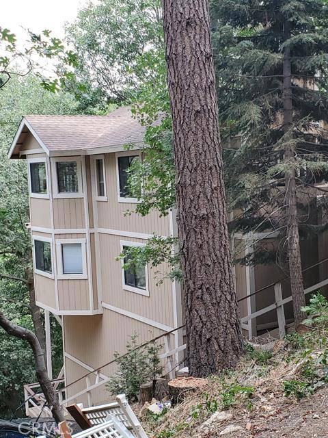 687 E Victoria CT, Lake Arrowhead, CA 92352