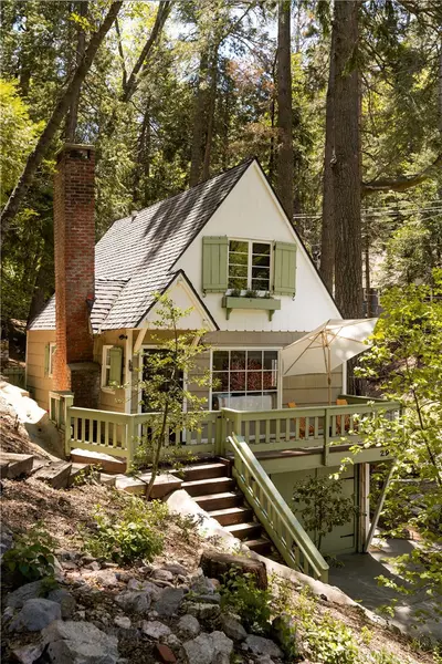 295 Cottage Grove RD, Lake Arrowhead, CA 92352