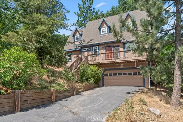 1176 Aleutian DR, Lake Arrowhead, CA 92352