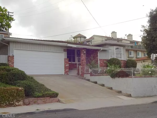 2100 Rockefeller LN, Redondo Beach, CA 90278