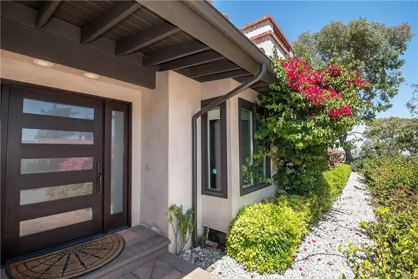 Palos Verdes Estates, CA 90274,2114 Via Visalia