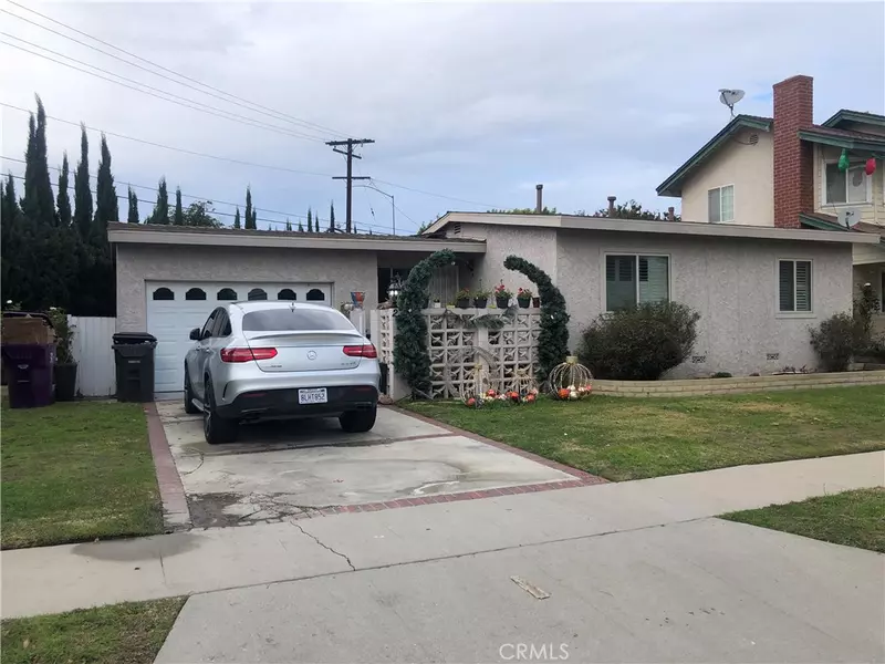 2331 Snowden AVE, Long Beach, CA 90815