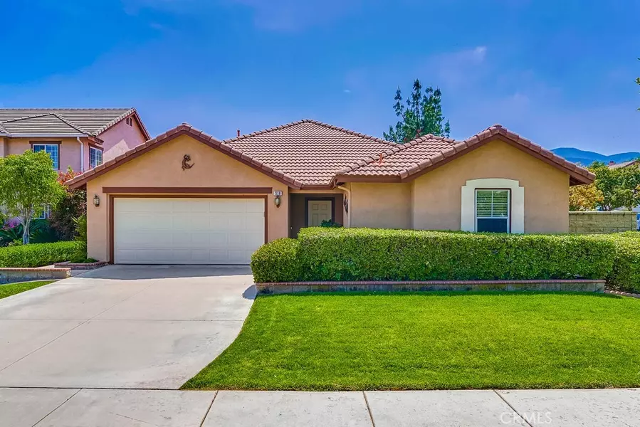 318 Adirondack DR, Corona, CA 92881