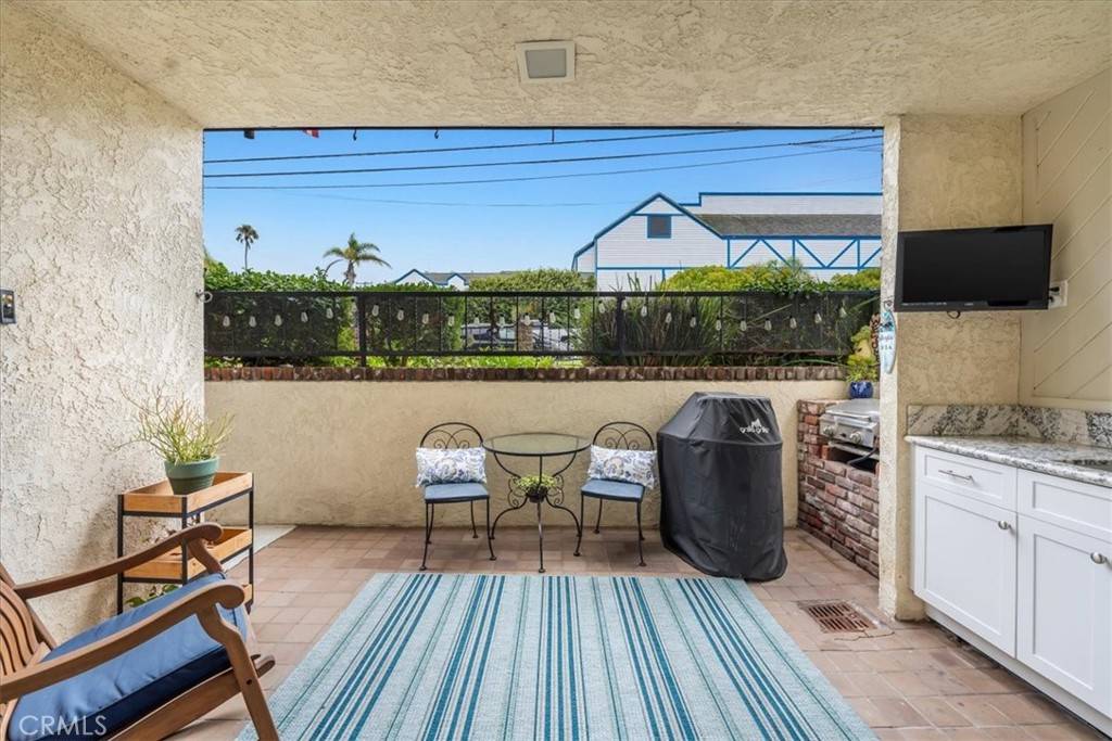Redondo Beach, CA 90277,425 N Elena AVE #2